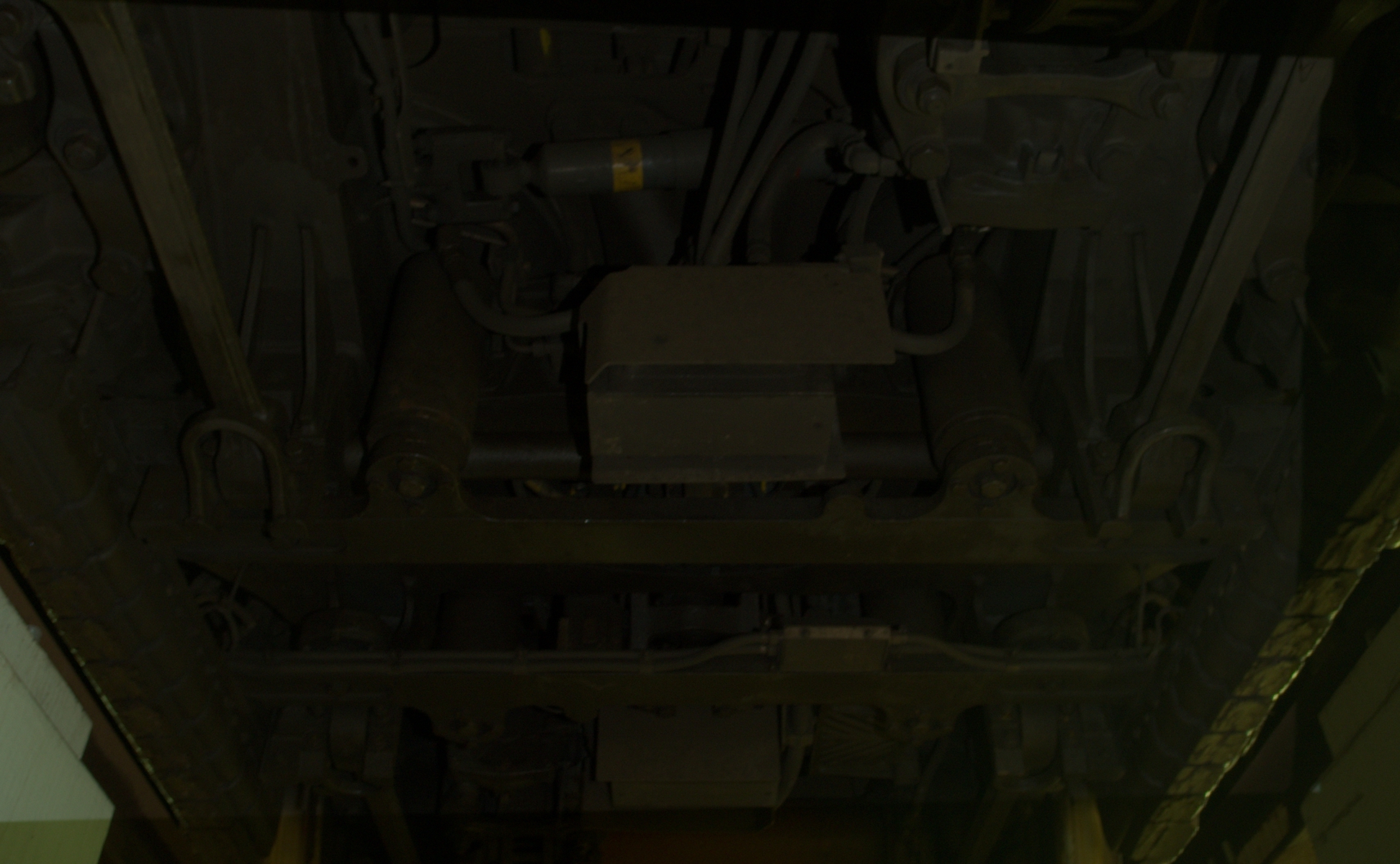 Underneath - TZ9009 - 4L 0812 - 5